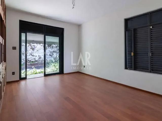 Casa / Sobrado para Venda em Belo Horizonte/MG São Lucas 4 Quartos