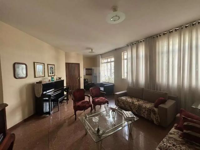 Casa / Sobrado para Venda em Belo Horizonte/MG São Lucas 5 Quartos