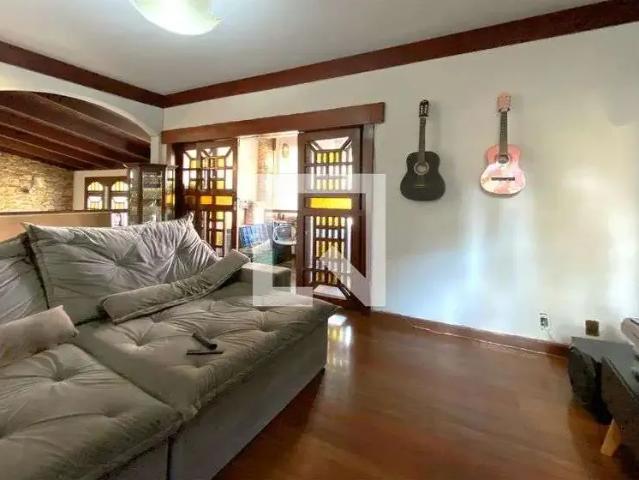 Casa / Sobrado para Venda em Belo Horizonte/MG São Luiz 4 Quartos