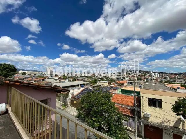 Casa / Sobrado para Venda em Belo Horizonte/MG São Paulo 4 Quartos