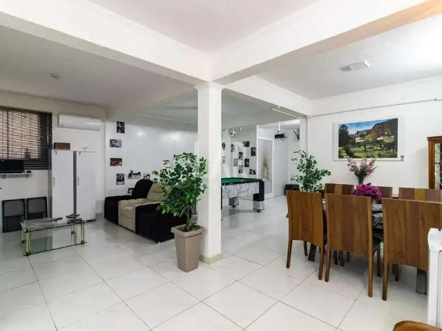 Casa / Sobrado para Venda em Belo Horizonte/MG Sagrada Família 4 Quartos