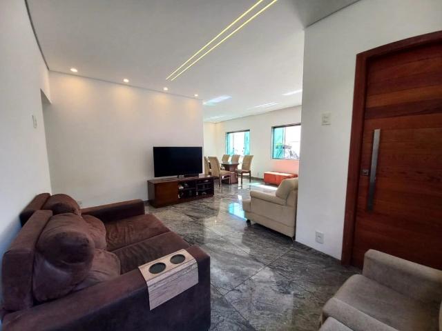 Casa / Sobrado para Venda em Belo Horizonte/MG Sagrada Família 4 Quartos