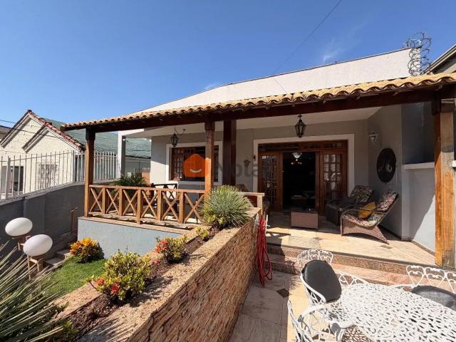 Casa / Sobrado para Venda em Belo Horizonte/MG Sagrada Família 5 Quartos