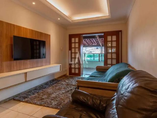 Casa / Sobrado para Venda em Belo Horizonte/MG Sagrada Família 5 Quartos