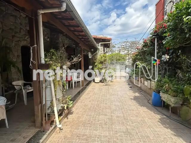 Casa / Sobrado para Venda em Belo Horizonte/MG Sagrada Família 5 Quartos