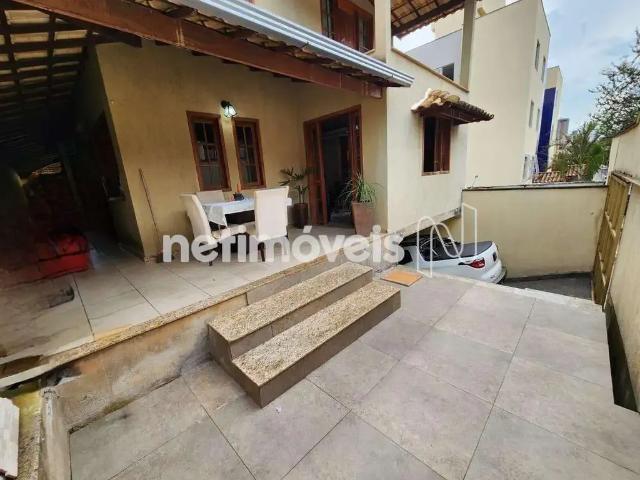 Casa / Sobrado para Venda em Belo Horizonte/MG Sagrada Família 6 Quartos