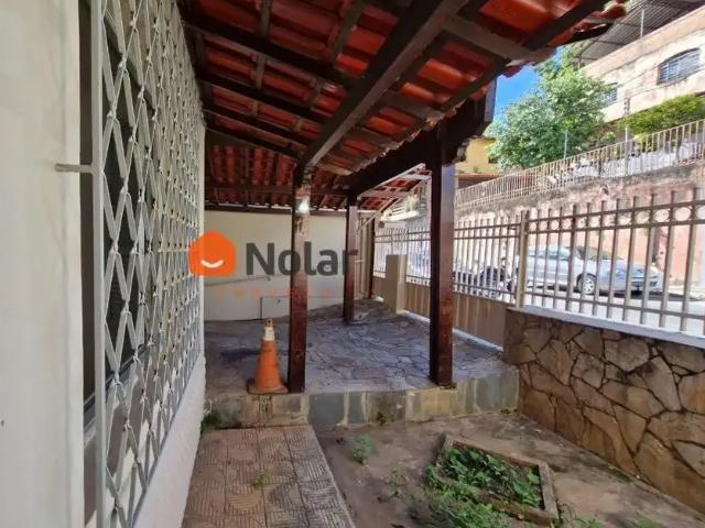 Casa / Sobrado para Venda em Belo Horizonte/MG Sagrada Família 2 Quartos