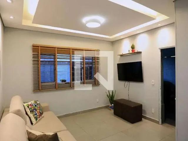 Casa / Sobrado para Venda em Belo Horizonte/MG Sagrada Família 2 Quartos