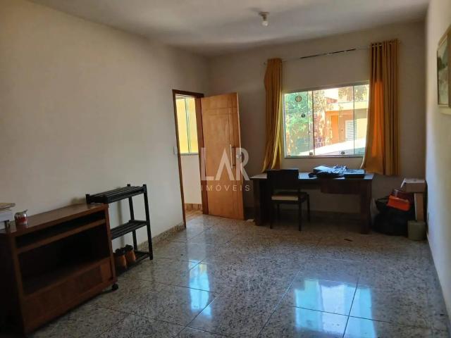 Casa / Sobrado para Venda em Belo Horizonte/MG Sagrada Família 3 Quartos