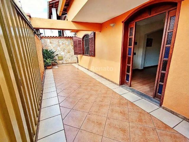 Casa / Sobrado para Venda em Belo Horizonte/MG Sagrada Família 3 Quartos