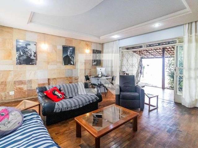 Casa / Sobrado para Venda em Belo Horizonte/MG Sagrada Família 3 Quartos
