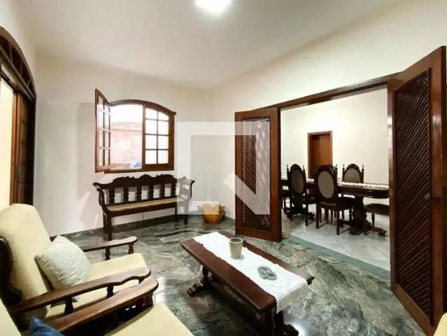 Casa / Sobrado para Venda em Belo Horizonte/MG Sagrada Família 3 Quartos