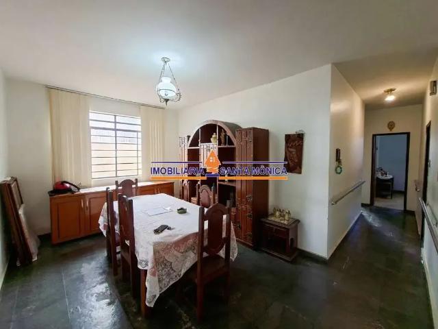 Casa / Sobrado para Venda em Belo Horizonte/MG Santa Mônica 4 Quartos