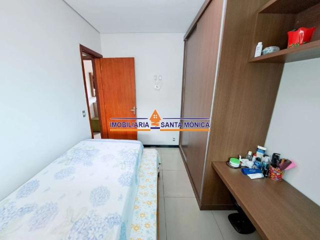 Casa / Sobrado para Venda em Belo Horizonte/MG Santa Mônica 4 Quartos