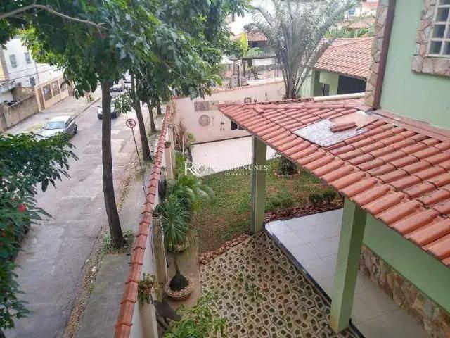 Casa / Sobrado para Venda em Belo Horizonte/MG Santa Mônica 4 Quartos