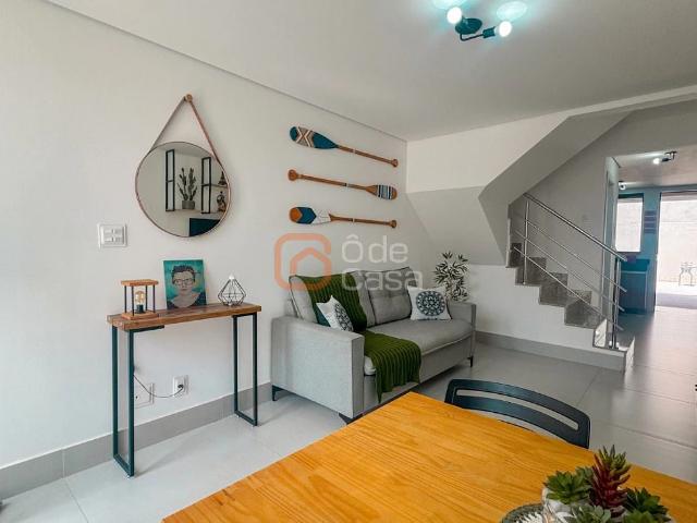 Casa / Sobrado para Venda em Belo Horizonte/MG Santa Mônica 2 Quartos