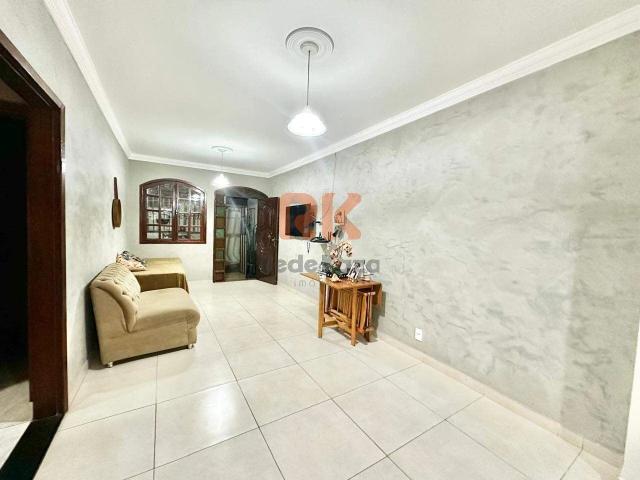 Casa / Sobrado para Venda em Belo Horizonte/MG Santa Mônica 2 Quartos