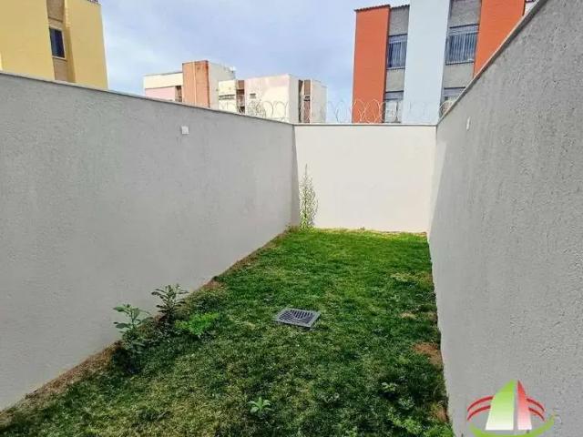Casa / Sobrado para Venda em Belo Horizonte/MG Santa Mônica 2 Quartos