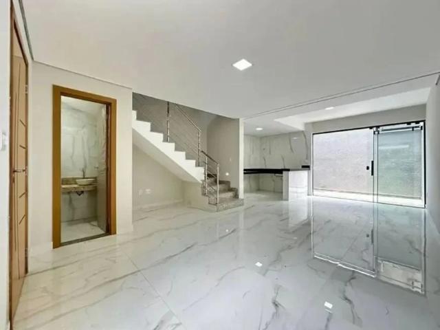 Casa / Sobrado para Venda em Belo Horizonte/MG Santa Mônica 3 Quartos