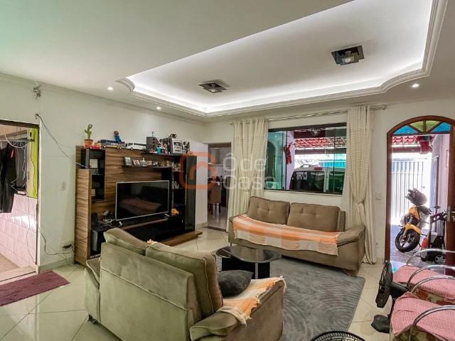 Casa / Sobrado para Venda em Belo Horizonte/MG Santa Mônica 3 Quartos