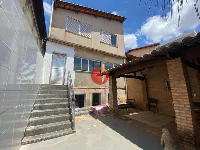 Casa / Sobrado para Venda em Belo Horizonte/MG Santa Amélia 5 Quartos