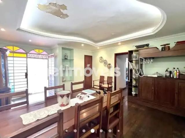 Casa / Sobrado para Venda em Belo Horizonte/MG Santa Amélia 5 Quartos