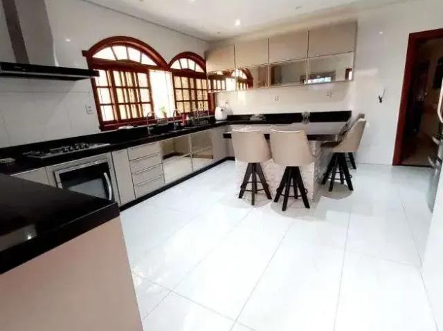 Casa / Sobrado para Venda em Belo Horizonte/MG Santa Branca 5 Quartos