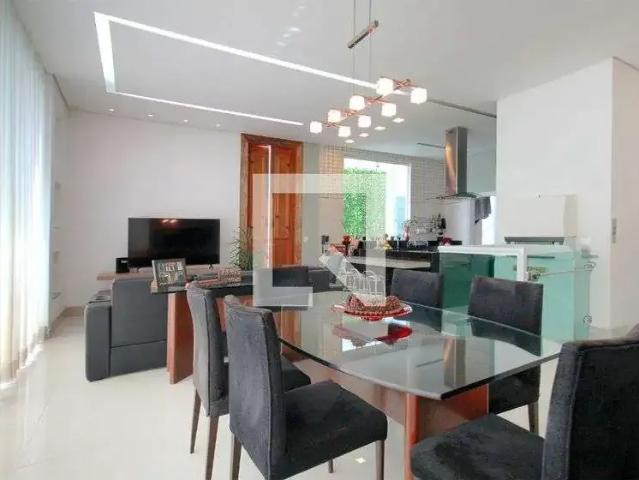 Casa / Sobrado para Venda em Belo Horizonte/MG Santa Lúcia 2 Quartos