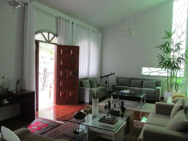 Casa / Sobrado para Venda em Belo Horizonte/MG Santa Lúcia 3 Quartos