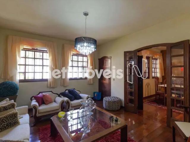 Casa / Sobrado para Venda em Belo Horizonte/MG Santa Lúcia 4 Quartos