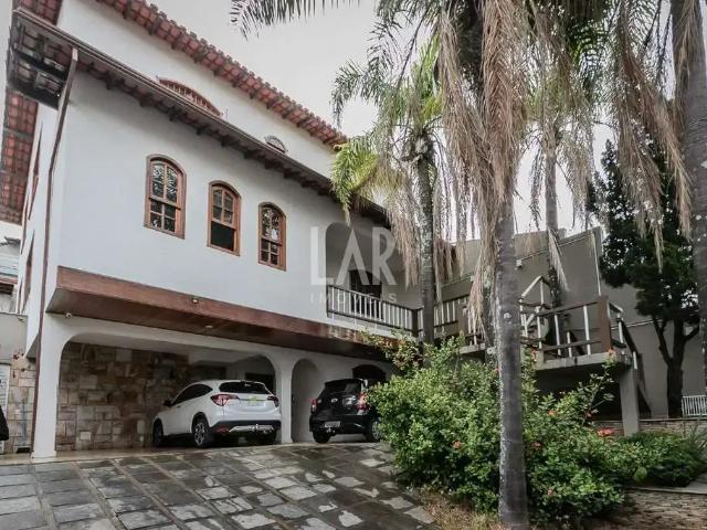 Casa / Sobrado para Venda em Belo Horizonte/MG Santa Lúcia 4 Quartos