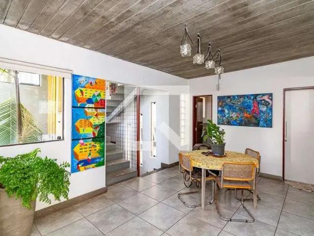 Casa / Sobrado para Venda em Belo Horizonte/MG Santa Lúcia 4 Quartos