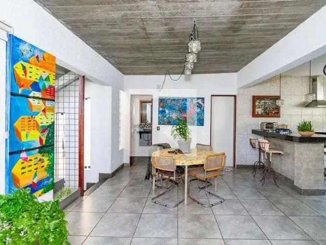 Casa / Sobrado para Venda em Belo Horizonte/MG Santa Lúcia 4 Quartos
