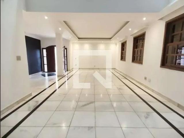 Casa / Sobrado para Venda em Belo Horizonte/MG Santa Lúcia 4 Quartos