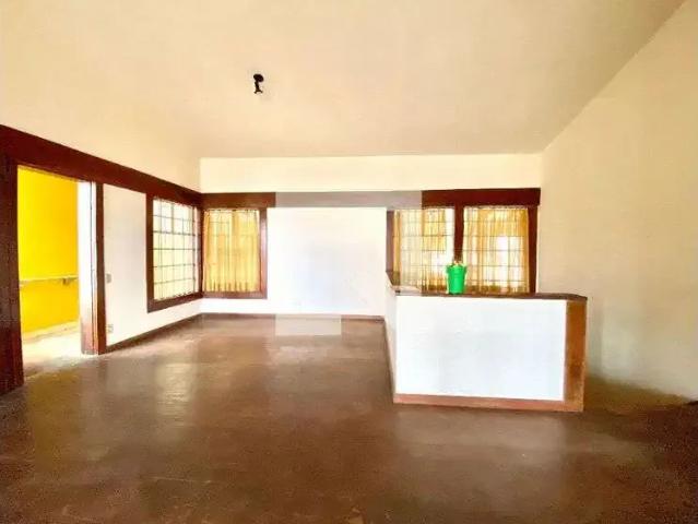 Casa / Sobrado para Venda em Belo Horizonte/MG Santa Lúcia 4 Quartos