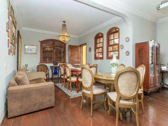 Casa / Sobrado para Venda em Belo Horizonte/MG Santa Lúcia 4 Quartos