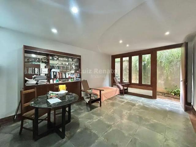 Casa / Sobrado para Venda em Belo Horizonte/MG Santa Lúcia 4 Quartos