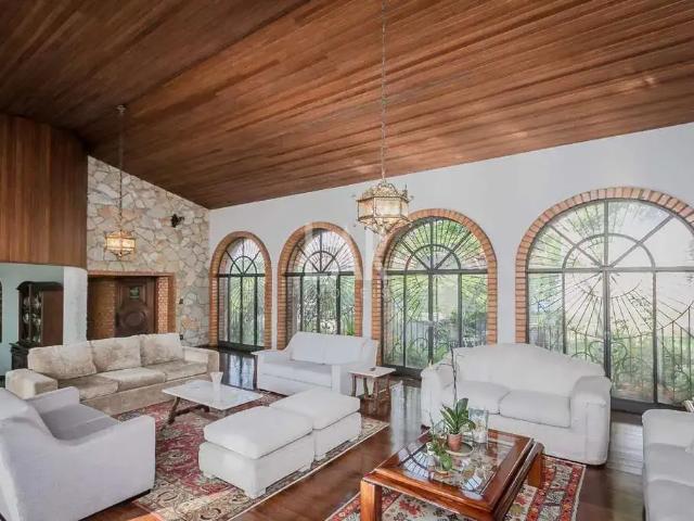Casa / Sobrado para Venda em Belo Horizonte/MG Santa Lúcia 4 Quartos