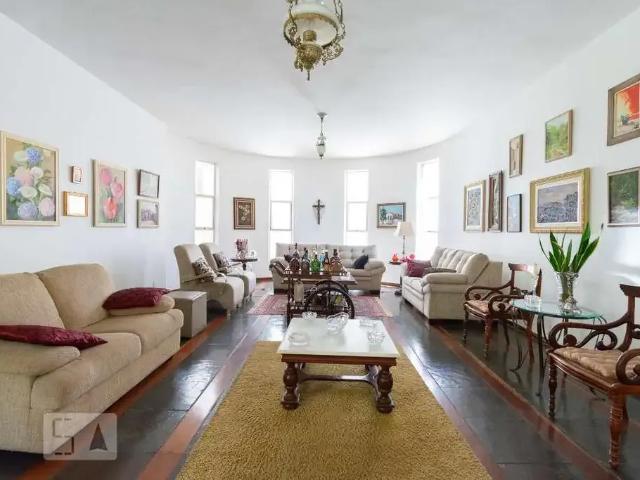 Casa / Sobrado para Venda em Belo Horizonte/MG Santa Lúcia 4 Quartos
