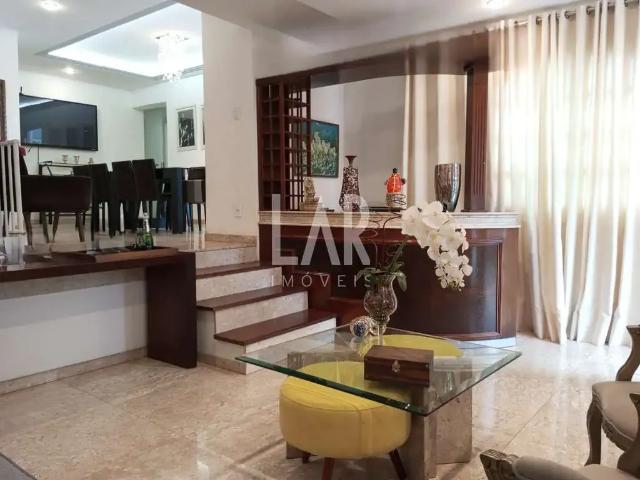 Casa / Sobrado para Venda em Belo Horizonte/MG Santa Lúcia 5 Quartos