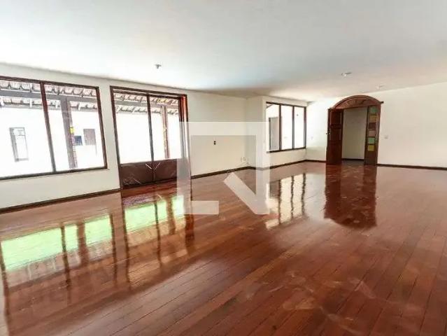 Casa / Sobrado para Venda em Belo Horizonte/MG Santa Lúcia 5 Quartos