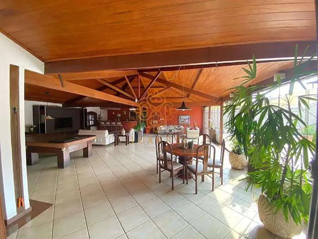 Casa / Sobrado para Venda em Belo Horizonte/MG Santa Lúcia 5 Quartos