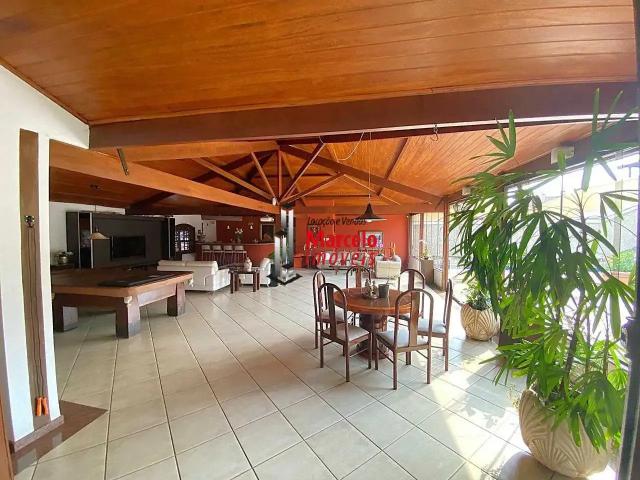 Casa / Sobrado para Venda em Belo Horizonte/MG Santa Lúcia 5 Quartos