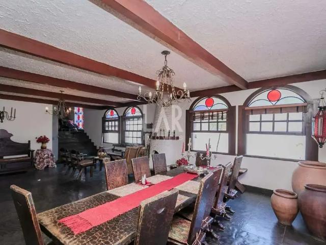 Casa / Sobrado para Venda em Belo Horizonte/MG Santa Lúcia 5 Quartos