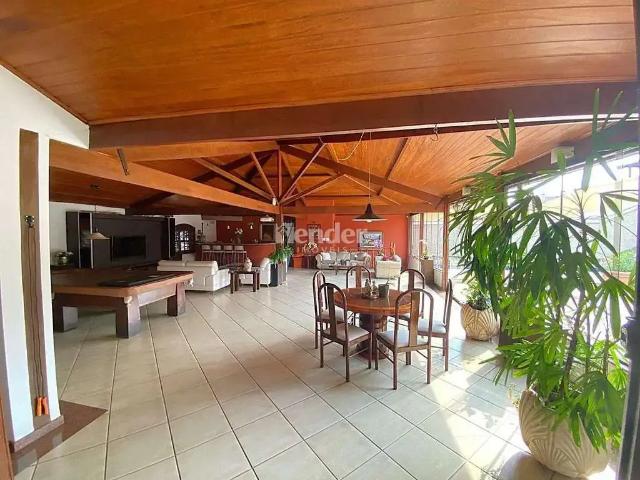 Casa / Sobrado para Venda em Belo Horizonte/MG Santa Lúcia 5 Quartos