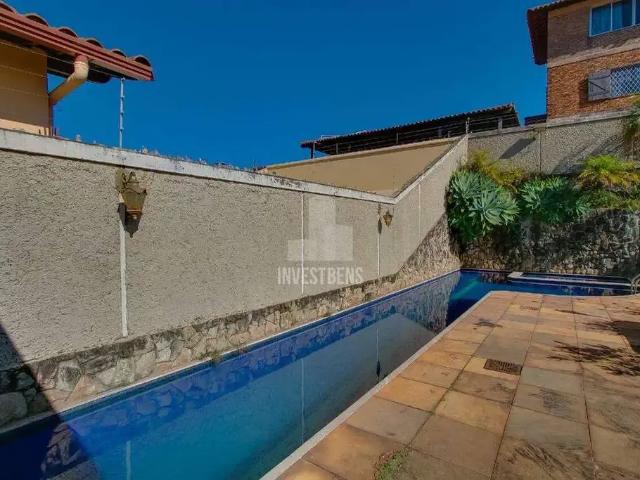 Casa / Sobrado para Venda em Belo Horizonte/MG Santa Lúcia 5 Quartos