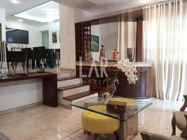 Casa / Sobrado para Venda em Belo Horizonte/MG Santa Lúcia 5 Quartos