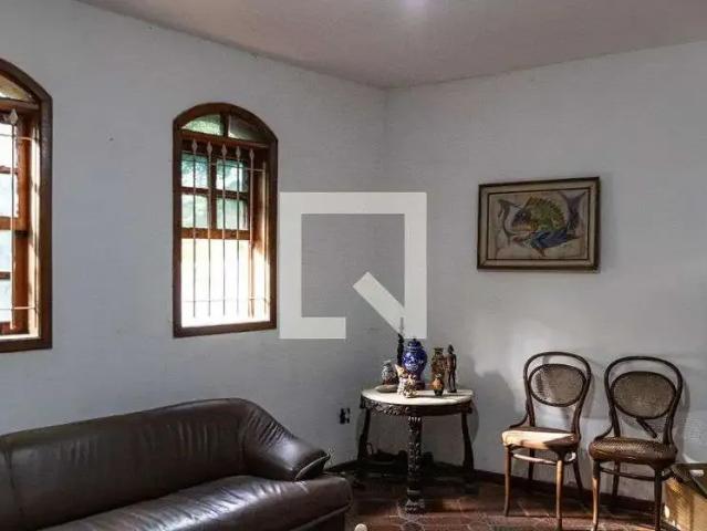 Casa / Sobrado para Venda em Belo Horizonte/MG Santa Lúcia 6 Quartos