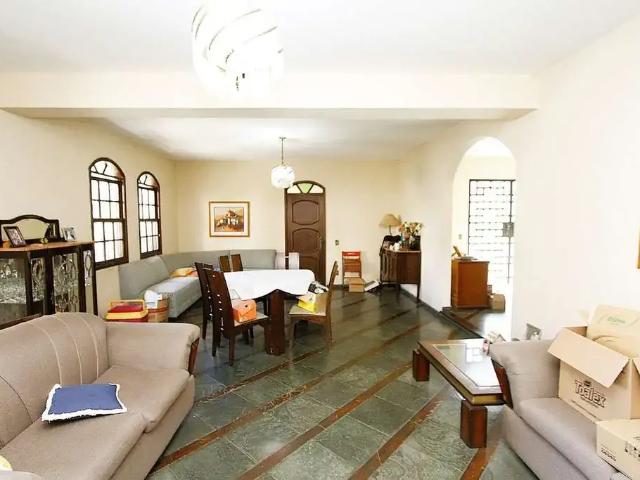 Casa / Sobrado para Venda em Belo Horizonte/MG Santa Lúcia 6 Quartos