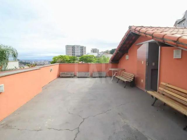 Casa / Sobrado para Venda em Belo Horizonte/MG Santa Lúcia 8 Quartos